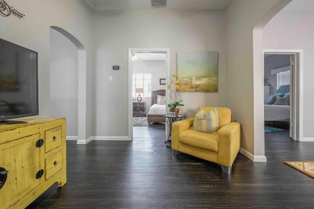 No Ho Yellow Door Bungalow Tampa Zewnętrze zdjęcie